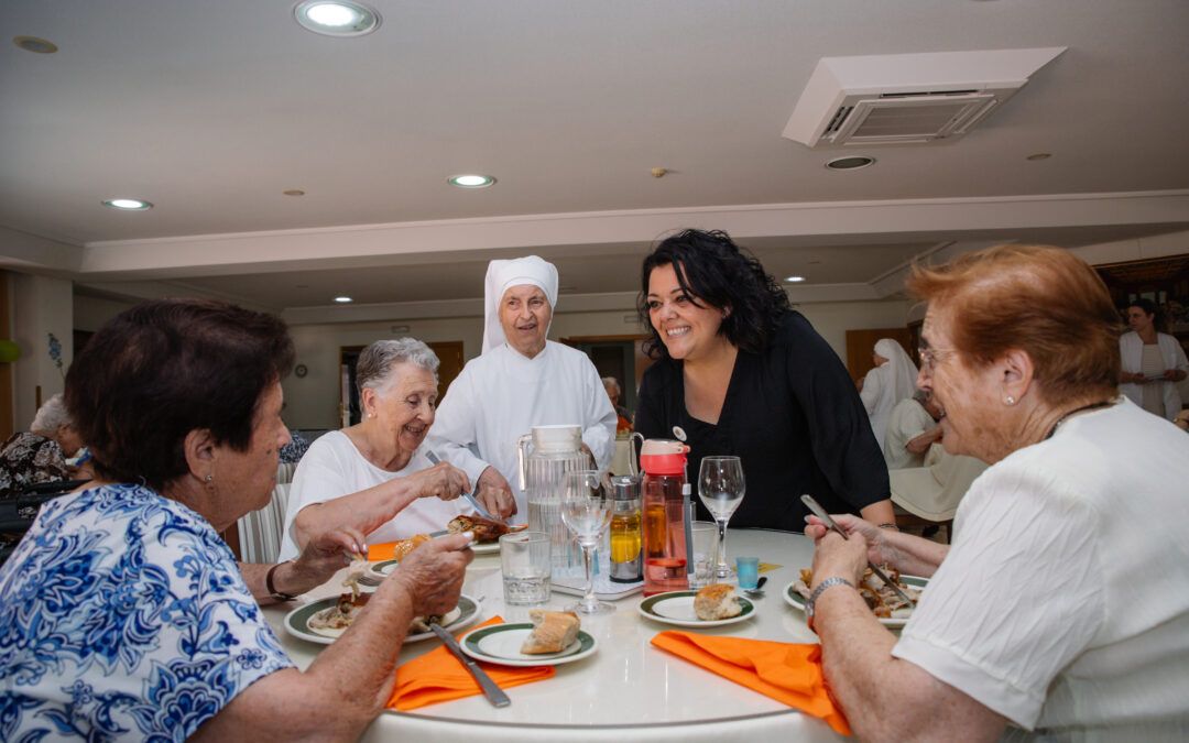 El Restaurante José María celebra el Día del Abuelo con residentes de las Hermanitas de los Pobres